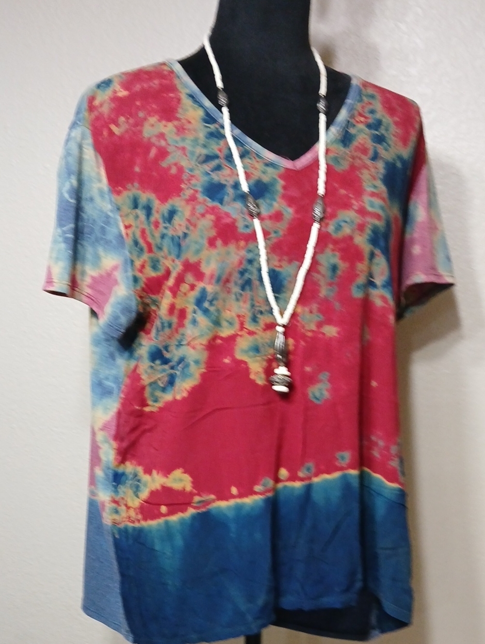 Women's Tie-Dye V-Neck Short Sleeve Top in Red, Blue & Green